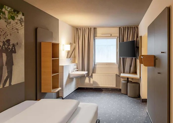 Giessen-linden מלון